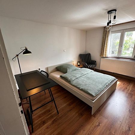 היילברון Einfaches Haus Mit Privatzimmern Und Gemeinschaftsraeumen מראה חיצוני תמונה