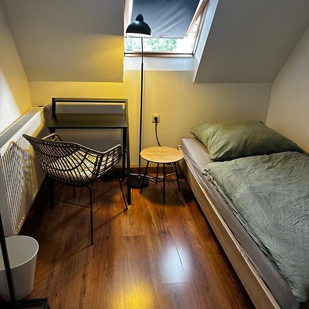 היילברון Einfaches Haus Mit Privatzimmern Und Gemeinschaftsraeumen מראה חיצוני תמונה