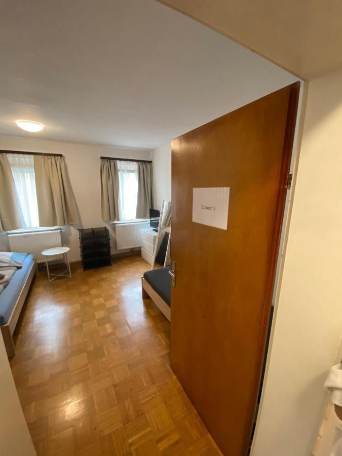 היילברון Einfaches Haus Mit Privatzimmern Und Gemeinschaftsraeumen מראה חיצוני תמונה