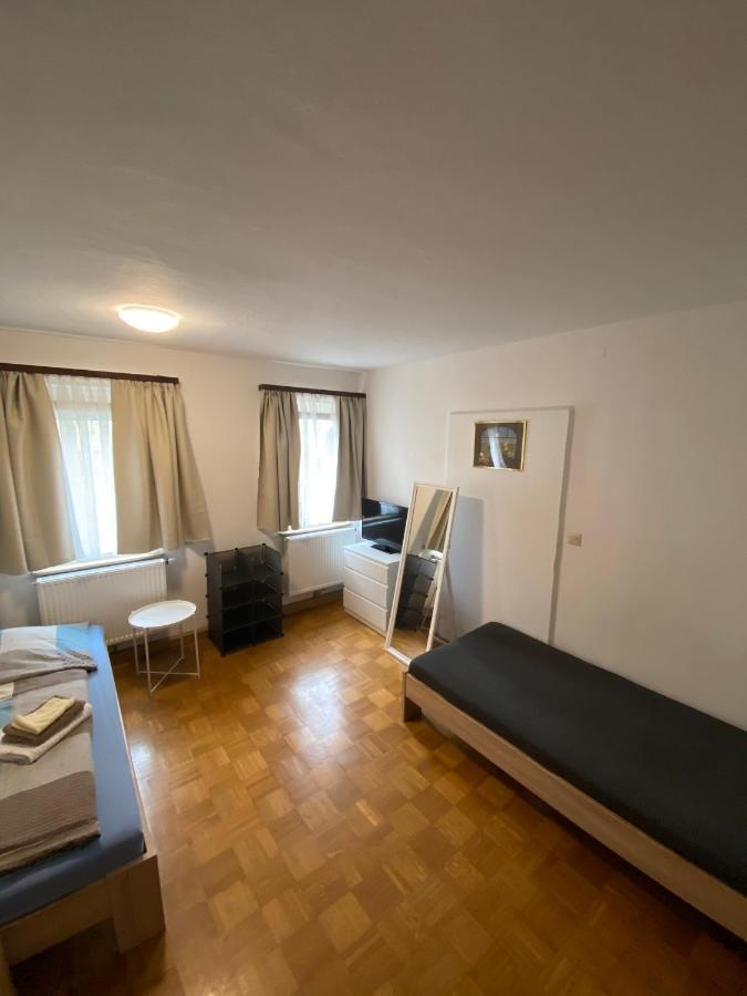 היילברון Einfaches Haus Mit Privatzimmern Und Gemeinschaftsraeumen מראה חיצוני תמונה